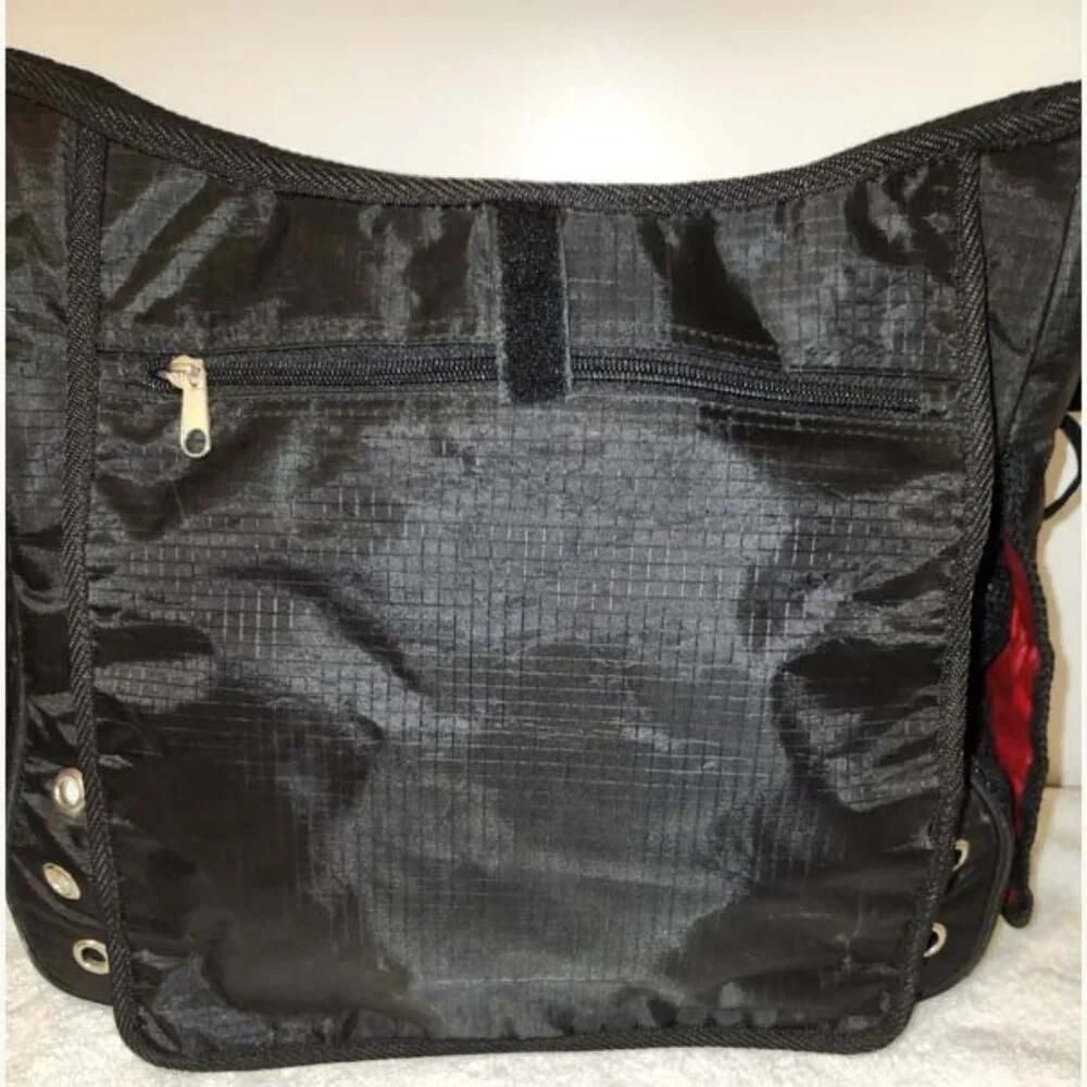 BOOTS AND BARKLEY EXTRA-LARGE BLACK NYLON SMALL PET CARRIER W/ZIP CLOSURE